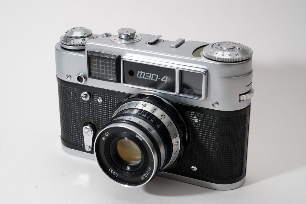 an image of the FED-4 rangefinder camera with the lens attached